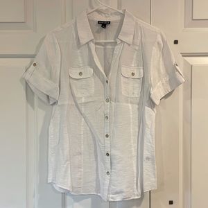 Roz & Ali white, button-down, short-sleeve shirt